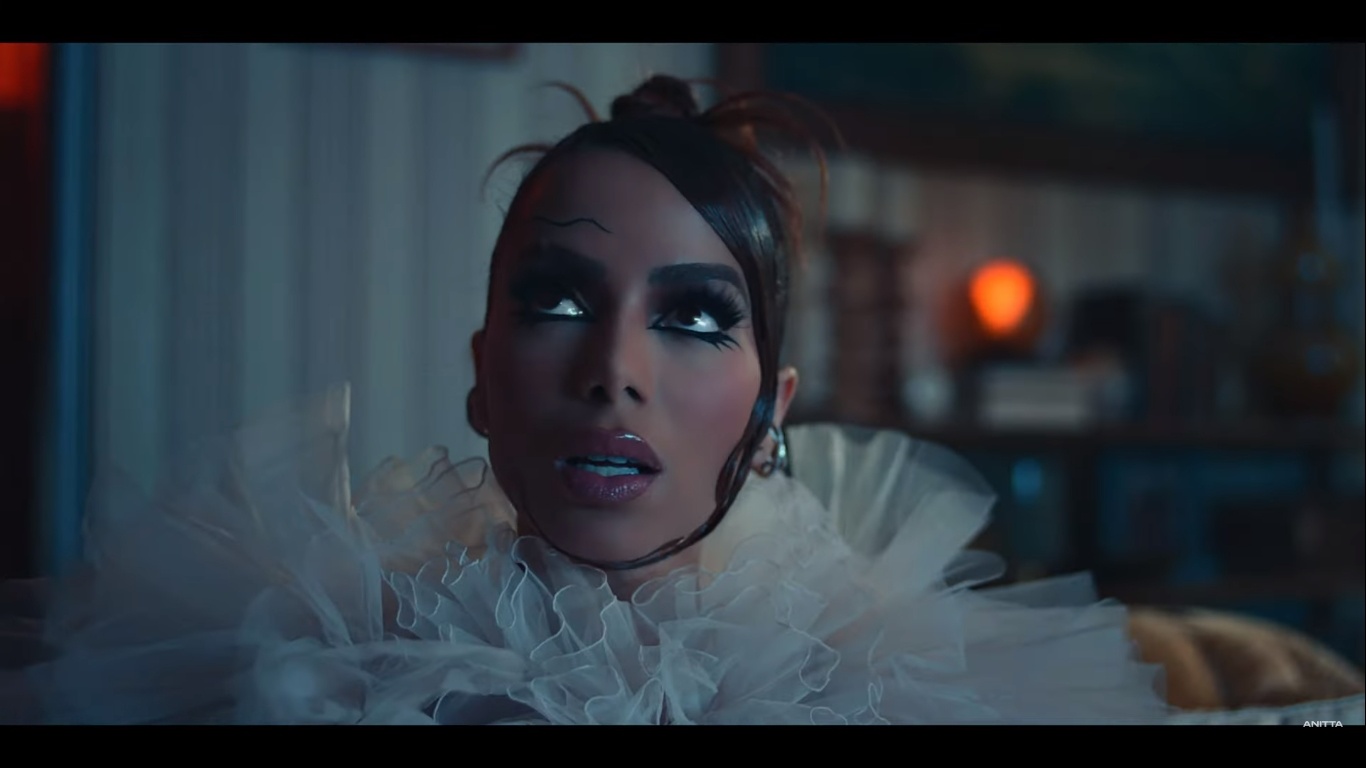 Anitta Lança O Clipe “Boys Don’t Cry“ | Zipix